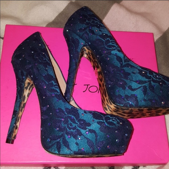Betsey Johnson lace heels 👠 - Picture 4 of 13